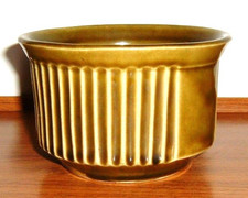 Vintage McCOY 138 USA Light Yellow-Brown Ribbed Pottery Planter picture