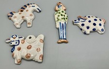 VTG M.A. Hadley Pottery Farmer & 3 Animals Wall Plaque Ornaments Horse, Pig, Cow picture