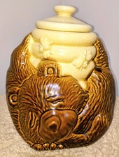 NWOT Vintage 1970s McCoy Folk Sleeping Bear/Honey Hive 10