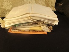 VTG. 40 NAPKINS INCLUDES 8 HOT PADS-NOT STAINED picture