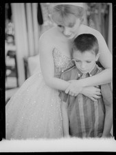 Photo:Shirley Jones 1961 Actress with Young Boy Portrait picture