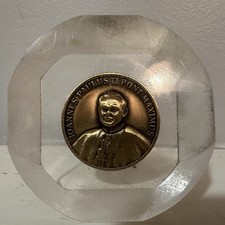 1979 Pope JOANNES PAUL II's Visit to Boston Bronze Medal Coin Paperweight picture