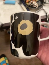 Marimekko Oiva Unikko Black Poppy Mug w/Tan Center Rare HTF picture