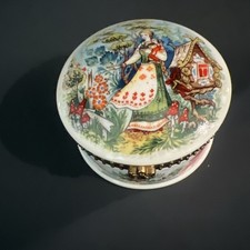 RUSSIAN FAIRY TALES VASILISA THE BEAUTIFUL PORCELAIN TRINKET BOX LUCY MAXYM picture