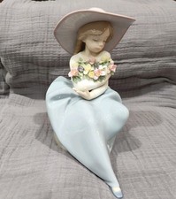 Lladro 5862 Fragrant Bouquet Girl Porcelain Figurine Mint Condition  picture