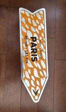 VEUVE CLICQUOT Champagne PARIS Arrow Tin Case Empty Rare Limited Edition picture