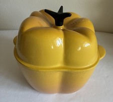 Rare French Le Creuset Cast Iron Yellow Bell Pepper Dutch Oven 2-1/4 qt, 2L- picture