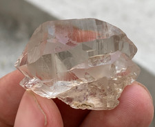 Gwindel quartz crystal | 17g | Collectible | Small cabinet display crystal picture