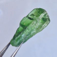 Chrome Tremolite 11.35cts. Merelani Hills, Tanzania. 23.8 x 11 x 5.7 mm.  picture