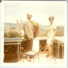 1971 Taxco Mexico Snapshot Photo Santa Prisca Church Couple Fashion Mod Camera picture