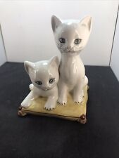 Vtg White Cats Sitting In A Regal Gold Pillow Figurine Hand Painted Signed Italy picture