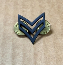 Vintage US Army Sergeant Collar pin/Pinback Black picture