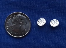 SULSER SADDLERY 1:9 Traditional Scale SPOKE BRIDLE CONCHOS - Silver-toned PAIR picture