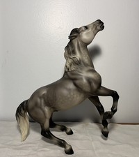 Breyer Model Horse, Dapple Grey Semi-Rearing Mustang #1373, 2009 Treasure Hunt picture