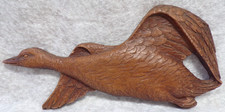VINTAGE FLYING DUCK DECOR SYROCO WOOD WALL HANGING PLAQUE FROM SYRACUSE NEW YORK picture