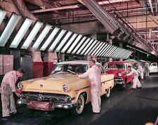 1954 FORD ASSEMBLY LINE PHOTO  (201-N) picture